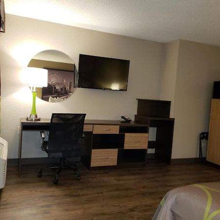 Super 8 By Wyndham South Holland Hotell Exteriör bild