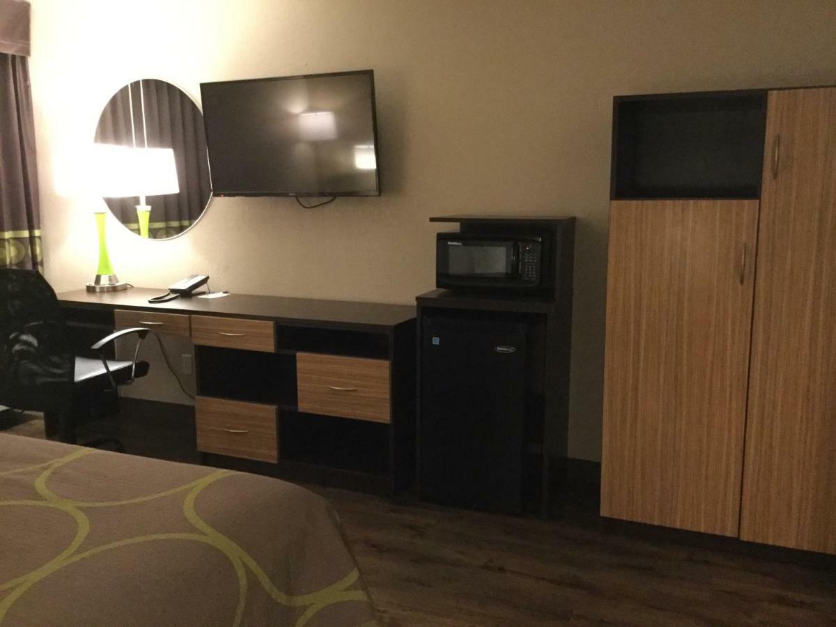 Super 8 By Wyndham South Holland Hotell Exteriör bild