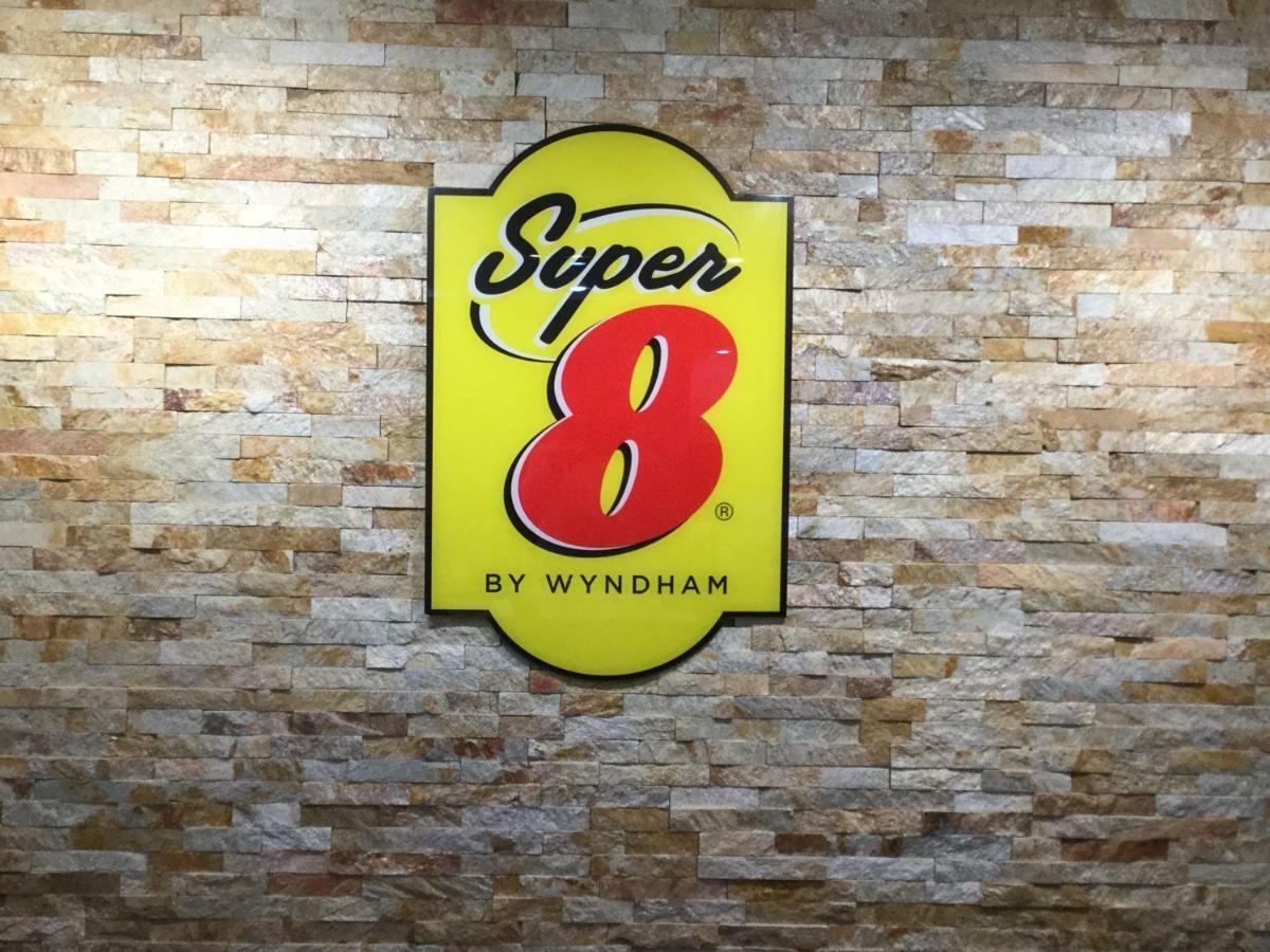 Super 8 By Wyndham South Holland Hotell Exteriör bild